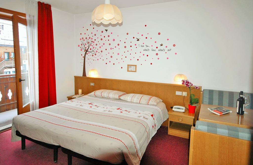 Garni Gimea Hotel Livigno Bagian luar foto