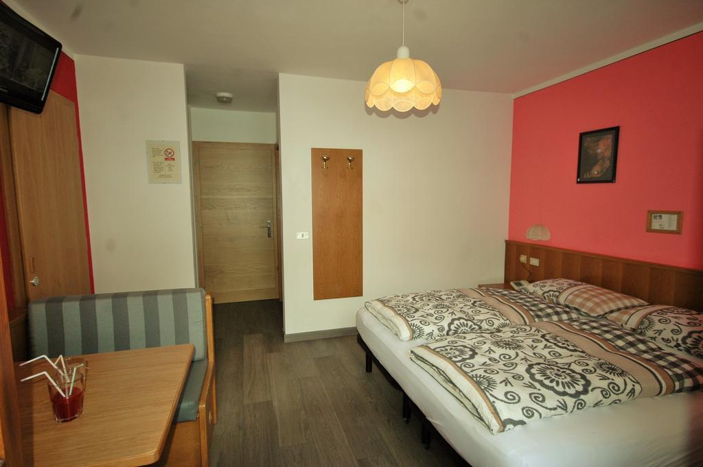 Garni Gimea Hotel Livigno Bagian luar foto